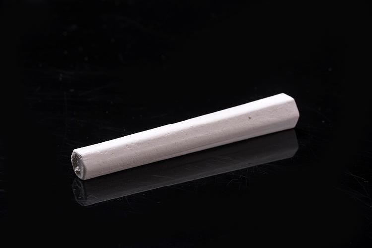 粉筆的時光 一個教學演示用品的特寫視角